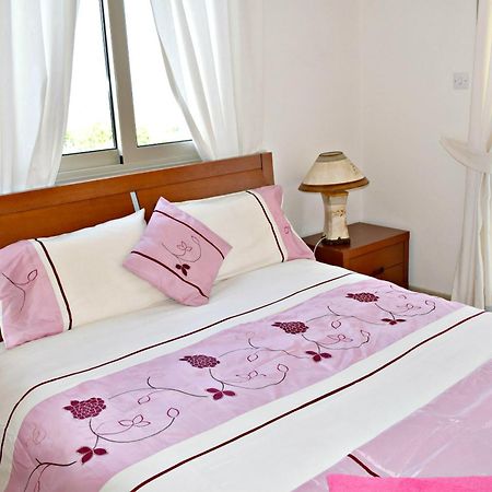 Villa Saraliana Sandy Beach Villas - Heated Pool - Jacuzzi - Private Beach Area 폴리스 외부 사진