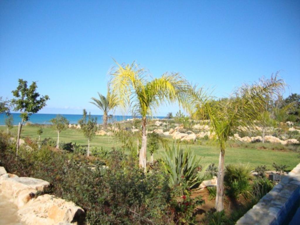 Villa Saraliana Sandy Beach Villas - Heated Pool - Jacuzzi - Private Beach Area 폴리스 객실 사진