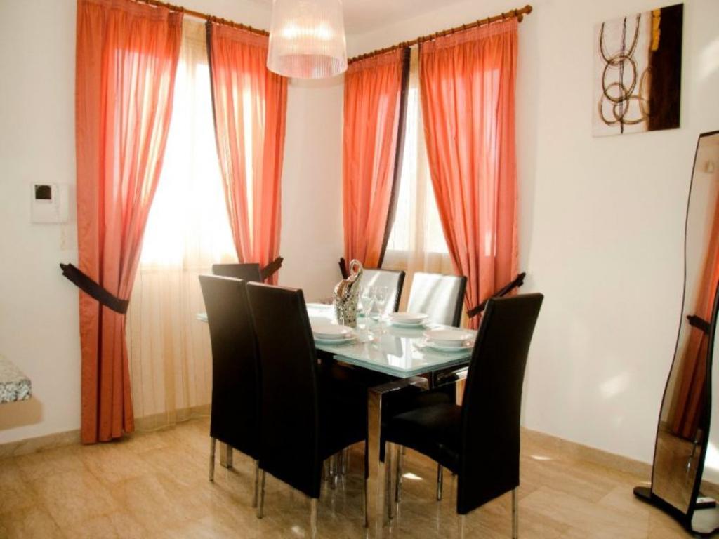 Villa Saraliana Sandy Beach Villas - Heated Pool - Jacuzzi - Private Beach Area 폴리스 객실 사진