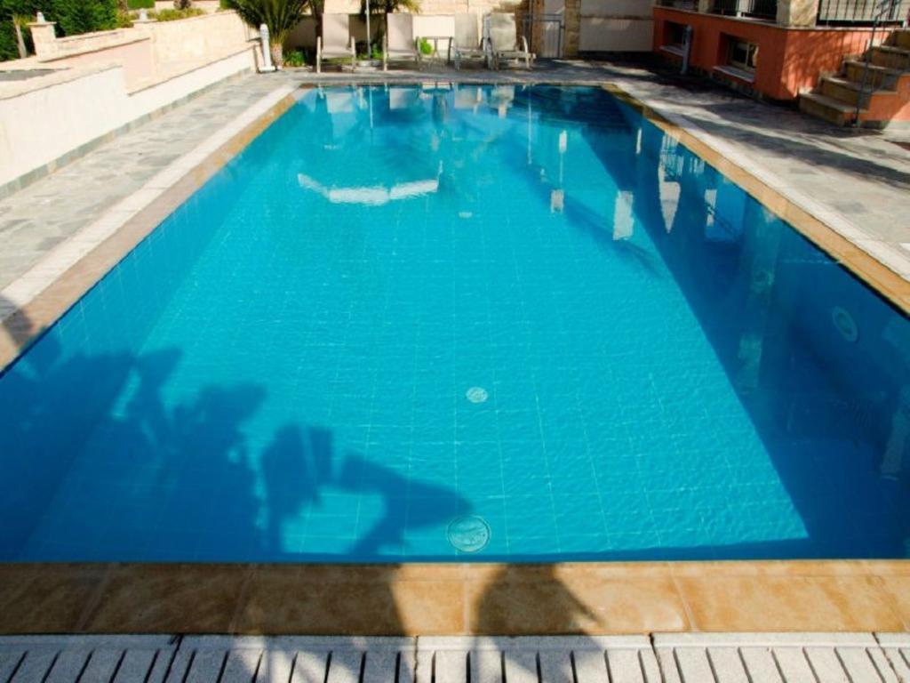 Villa Saraliana Sandy Beach Villas - Heated Pool - Jacuzzi - Private Beach Area 폴리스 객실 사진